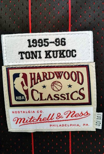Toni Kukoc 1995-96 Chicago Bulls Jersey Mitchell & Ness