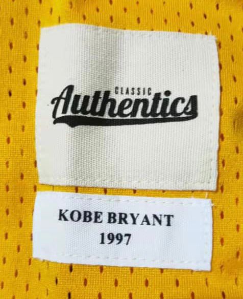 Kobe Bryant YOUTH  Los Angeles Lakers Jersey Yellow
