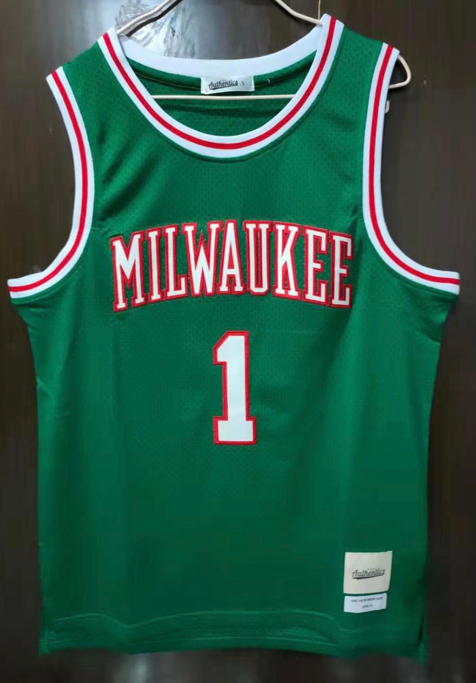 Oscar Robertson Milwaukee Bucks Jersey Classic Authentics